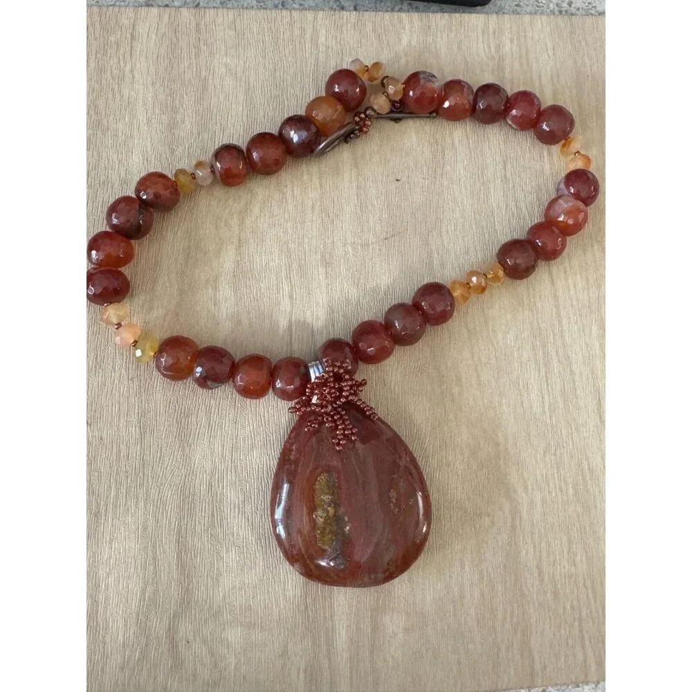 Gorgeous Carnelian Pendant on Carnlian and Orca Agate Strand Necklace w/Earrings - Picture 12 of 13